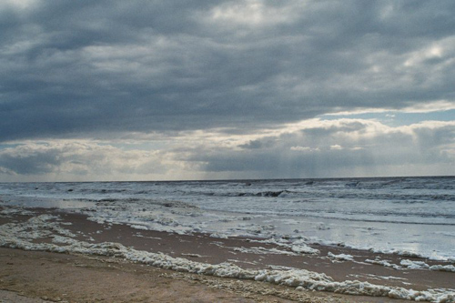 ruige_zee_wolken_storm